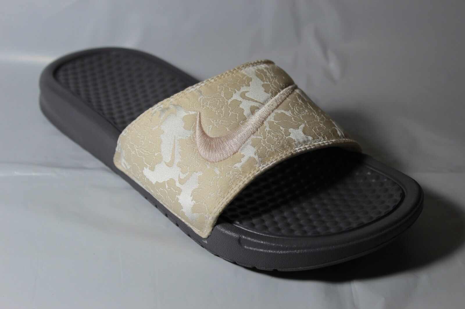 womens nike slides size 6