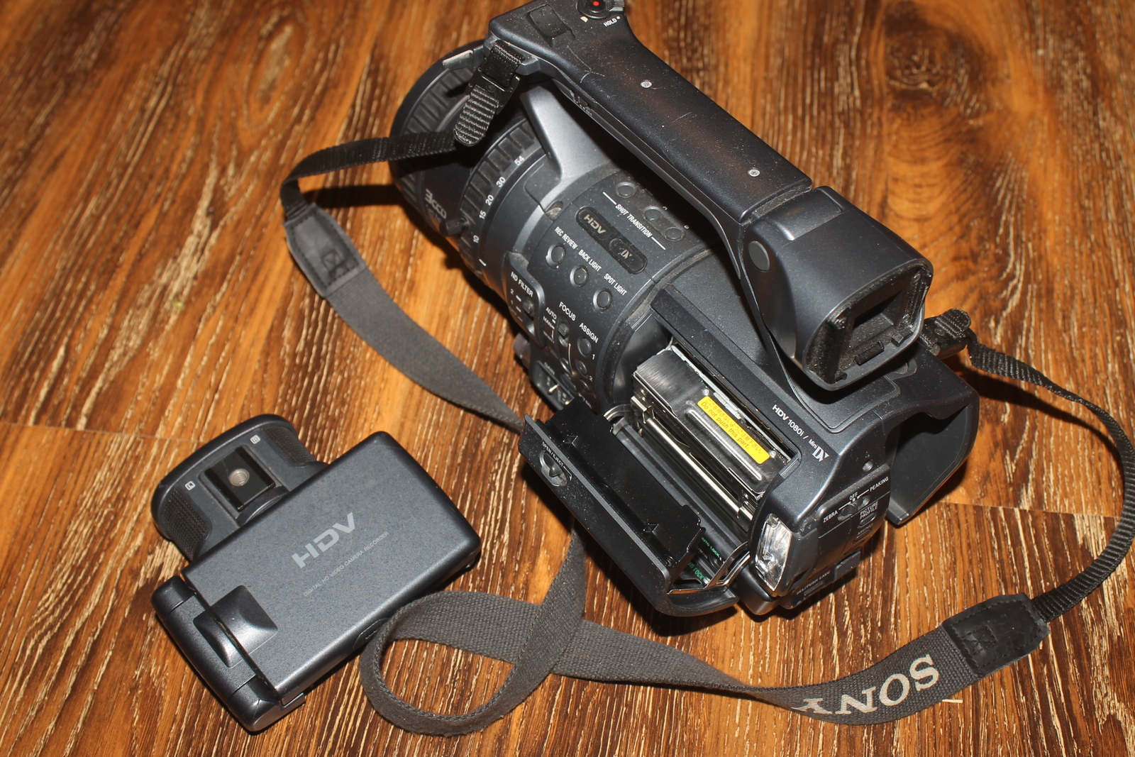 Sony HDR FX1 3CCD High Definition DV Camcorder for Repair / Parts AS