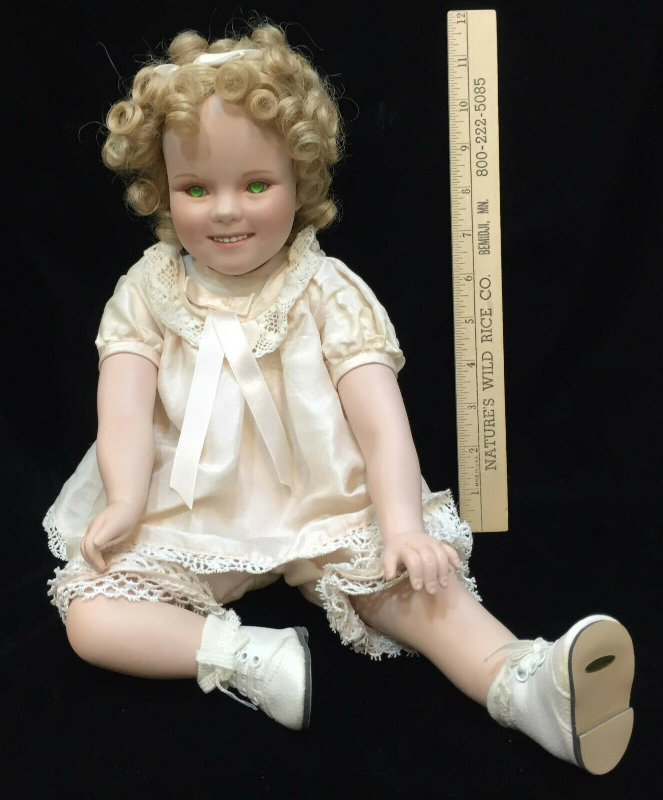 Shirley Temple Porcelain Doll Danbury Mint Green Eyes Sitting Down