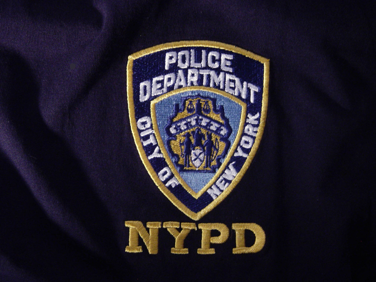 Полиция т. Костюм NYPD Police. Флаг NYPD. NYPD Шеврон. Флаг New York City Police Department.