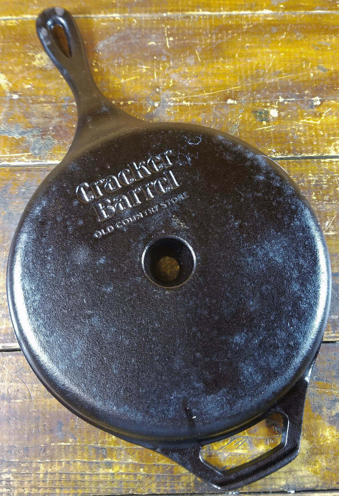 CRACKER BARREL OLD COUNTRY STORE DIVIDED CORNBREAD SLICE LODGE CAST