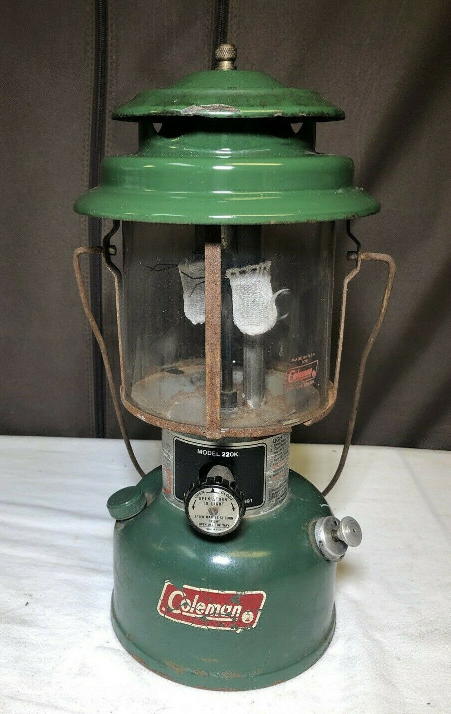 Coleman Model 220K Vintage Oil Lantern - Lanterns