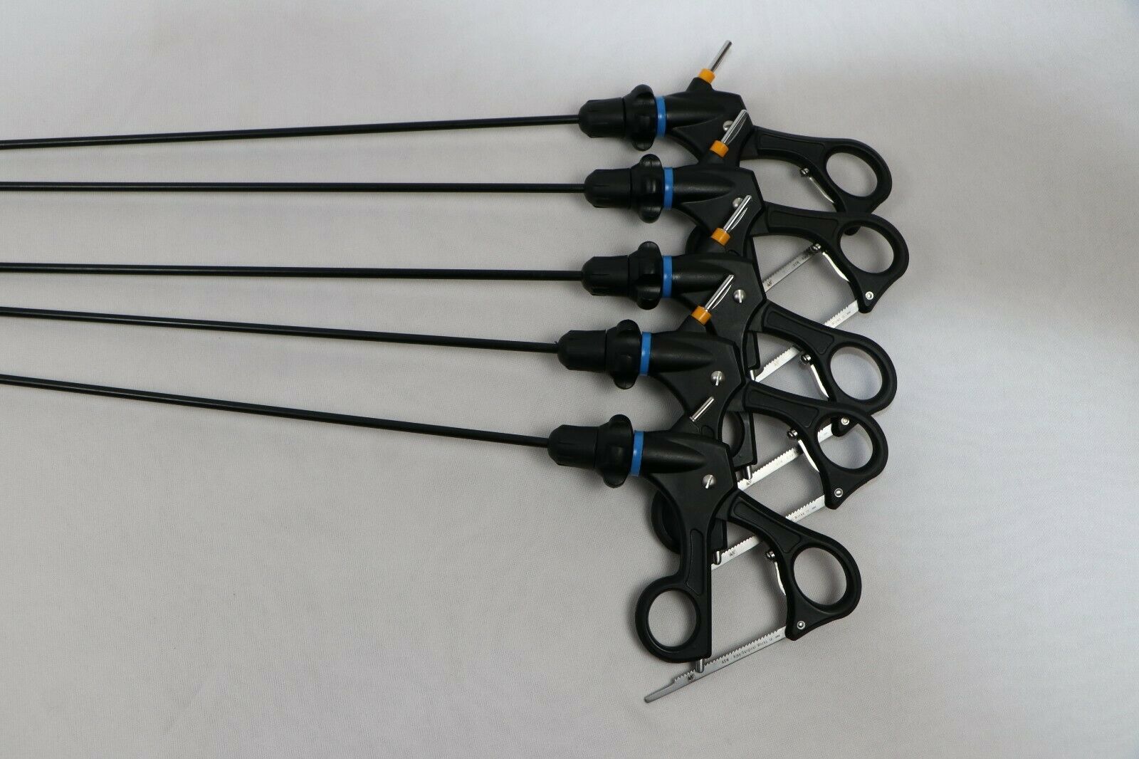 Laparoscopic Cobra Jaw 2x3 Dolphin Straight Tenaculam Crocie Olmi