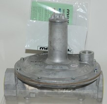 Maxitrol 325 7A Appliance Gas Pressure Regulator 1-1/4 Inch image 1