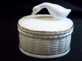 Oval china trinket box duck on lid basket weave white gold trim - $9.33