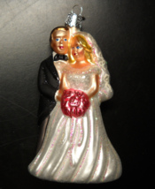 Merck Family&#39;s Old World Christmas Ornament Bride and Groom Heart Tag Go... - $10.99