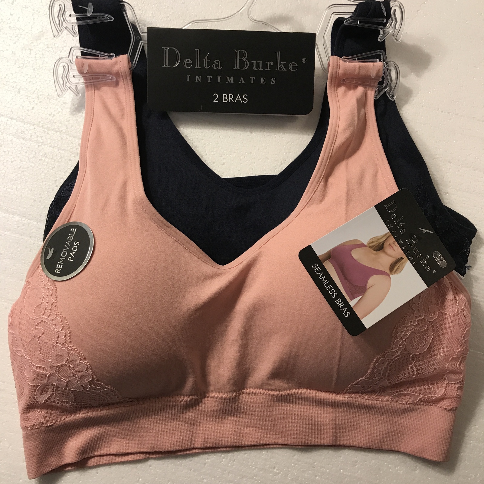 delta burke sports bra