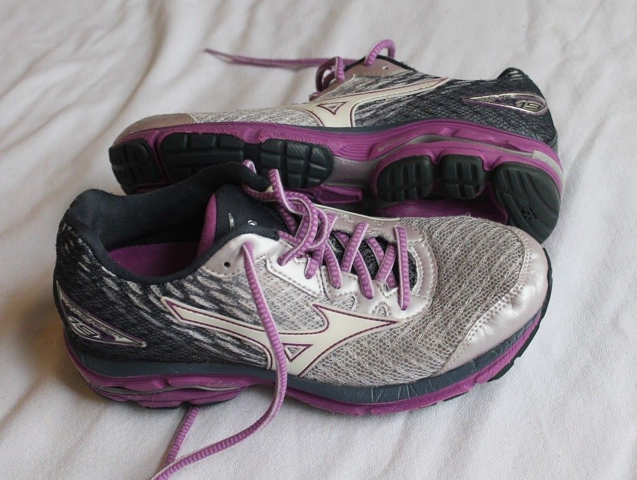 mizuno wave rider 19 womens size 9.5