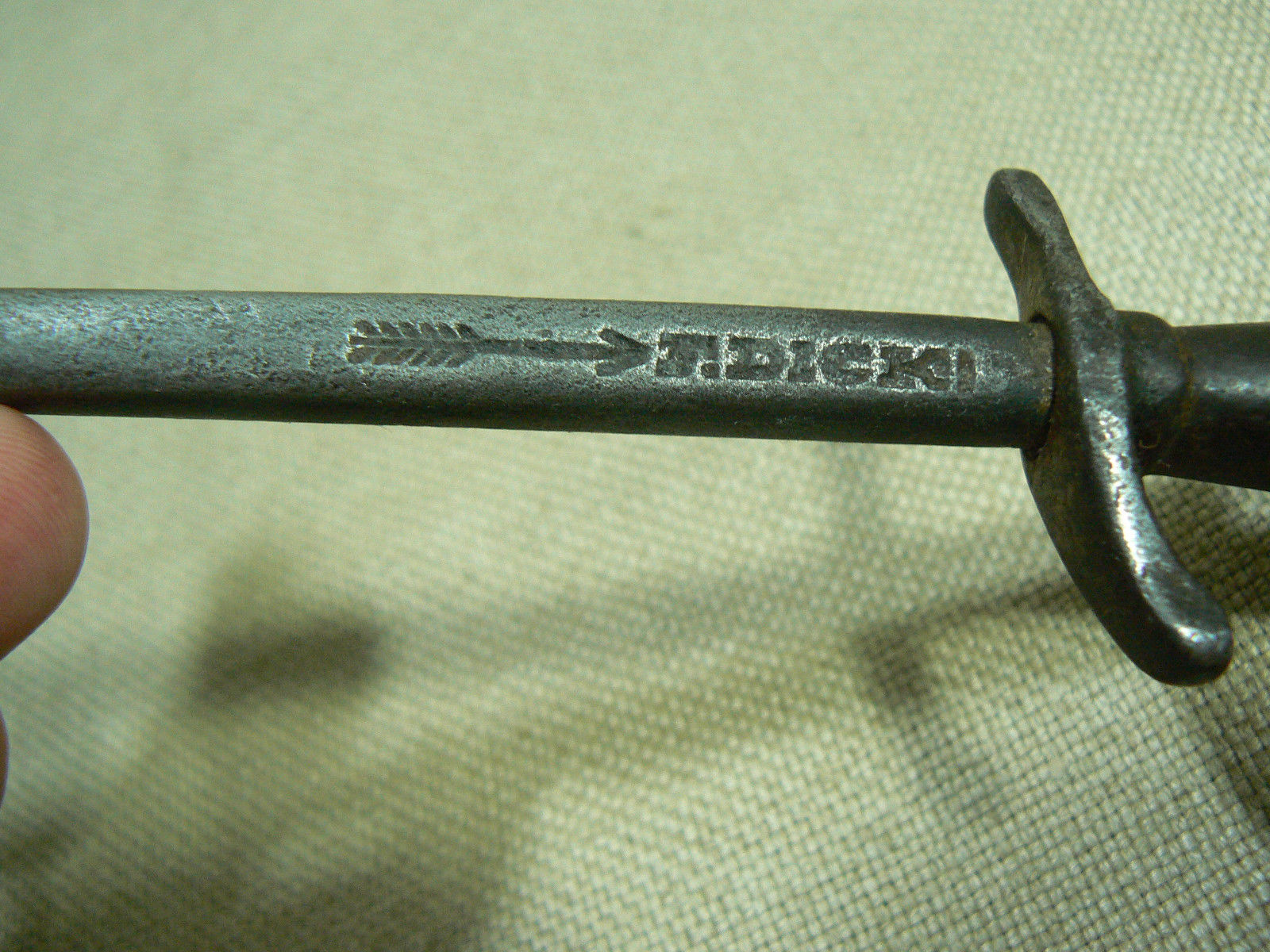 VTG SQUARE W/ CAST IRON HANDLE ANTIQUE GERMAN F.DICK KNIFE SHARPENING