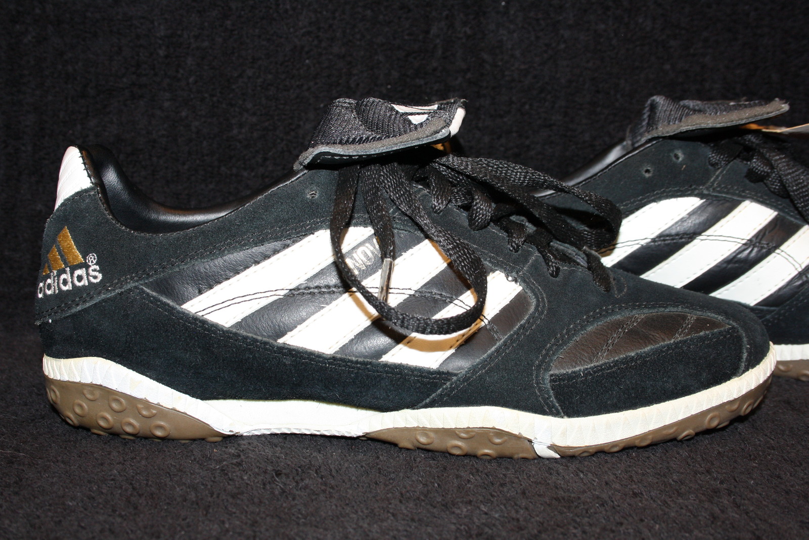 Women's Adidas Nova Soccer Shoes Vintage Size 8 EUR 40 Black NWT - Athletic