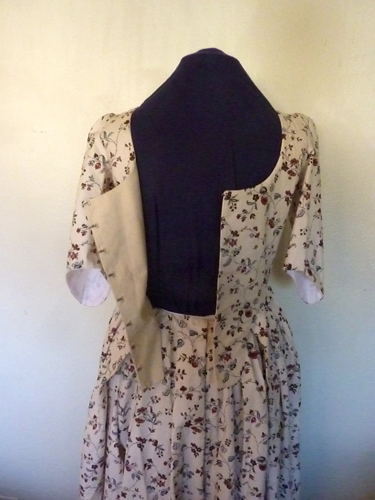 round gown 18th century