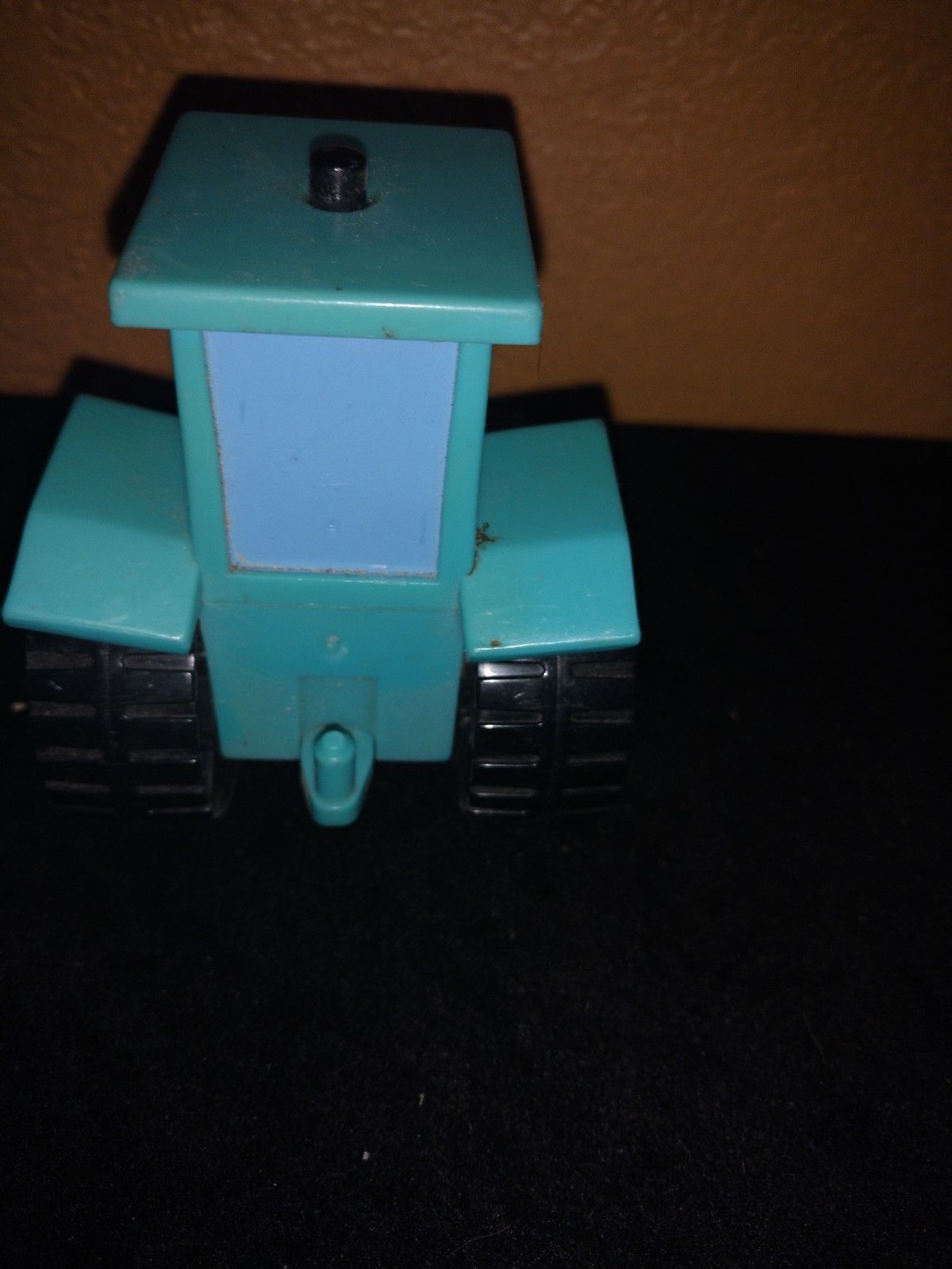 BOB THE BUILDER Talking Farmer Pickles Tractor Travis Action Figures