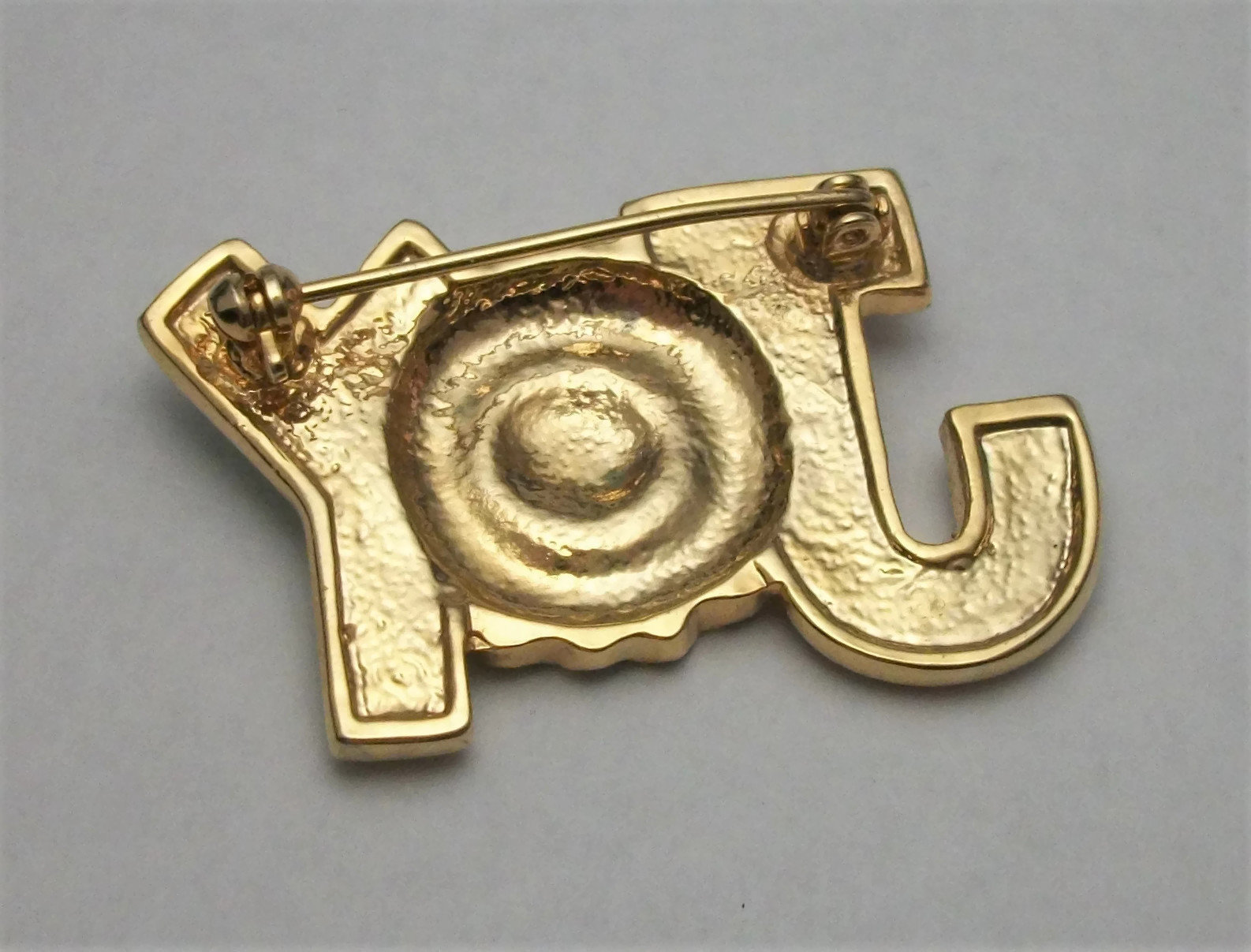 Vintage Enamel Joy Christmas Brooch Red and Green Wreath Word Joy Pin Pins, Brooches