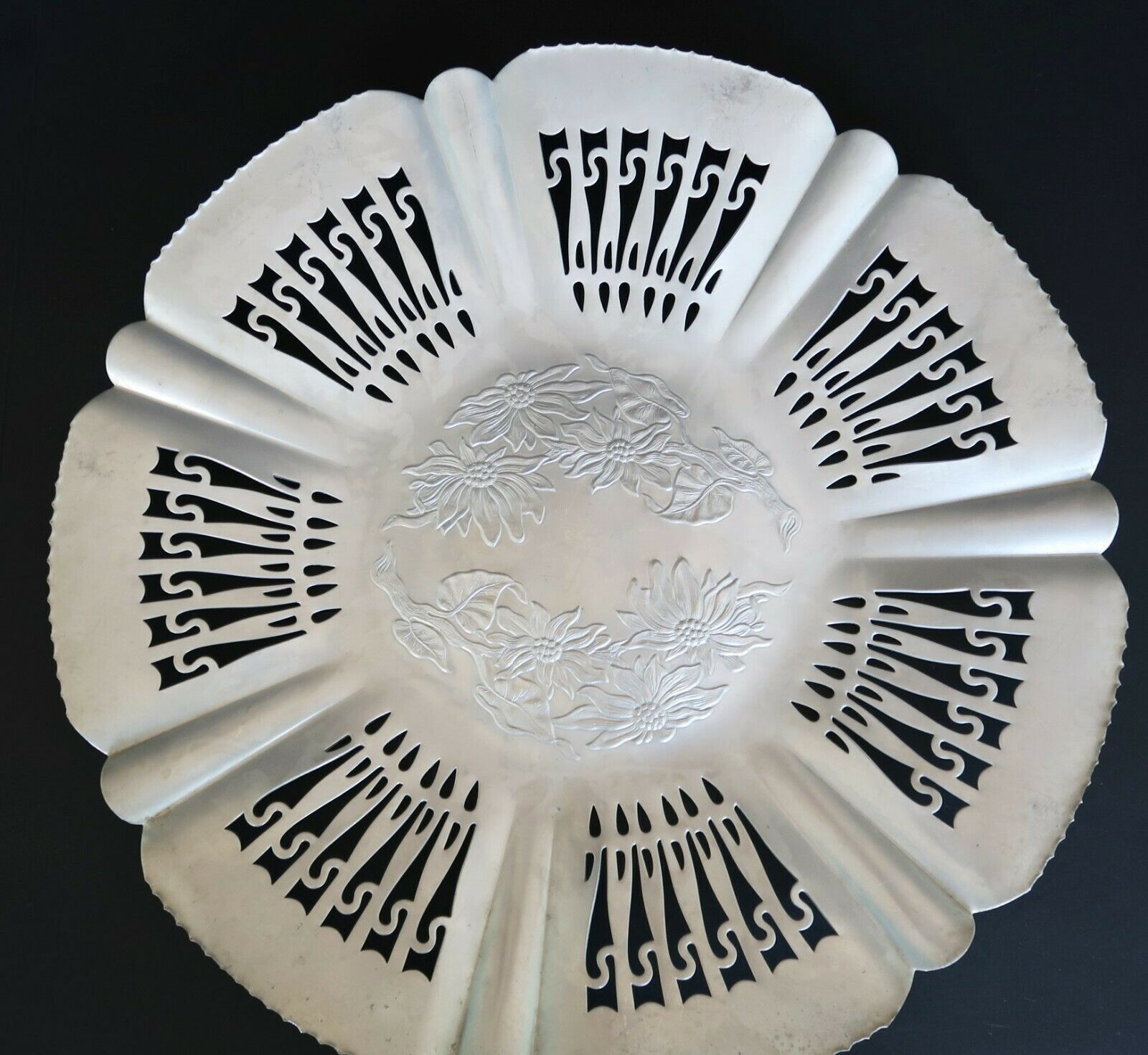 Primary image for Vtg Farber & Shlevin aluminum handwrought reticulated platter sunflower pattern