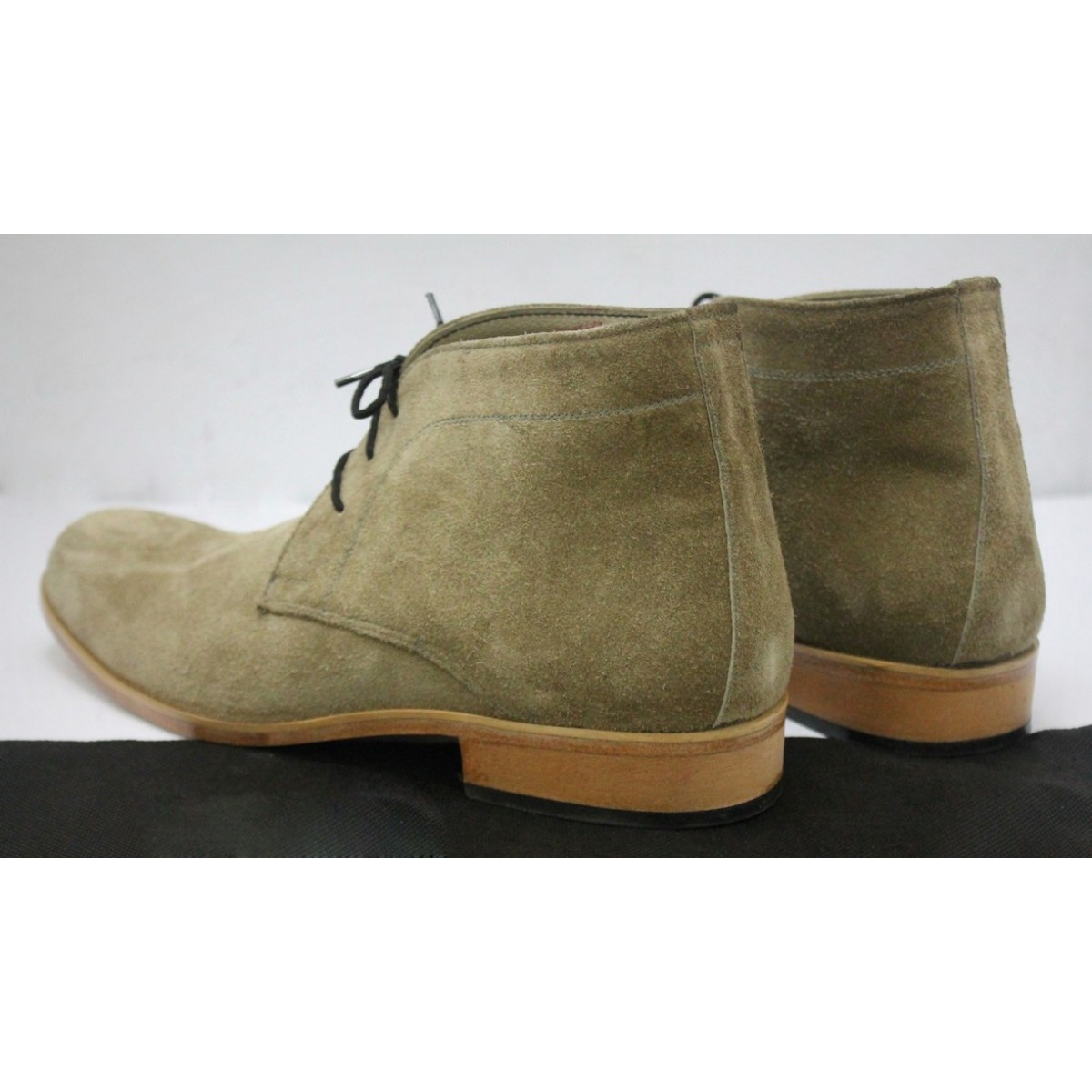olive green hunter chelsea boots