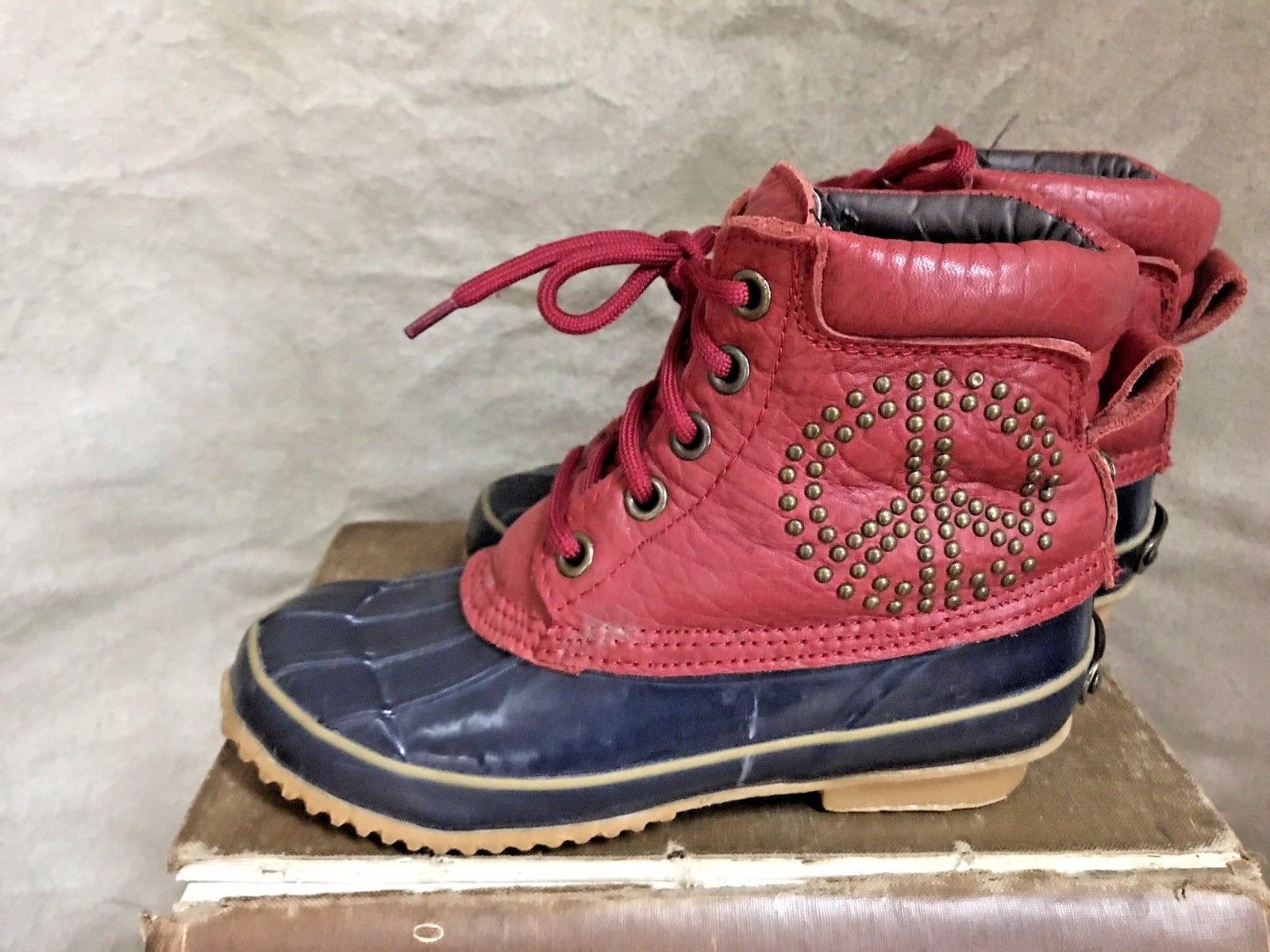 lucky brand clogs with peace sign