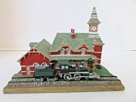 Danbury Mint Old Railroad Station Historic Railroad Sculpture & Train Lot D - $24.70
