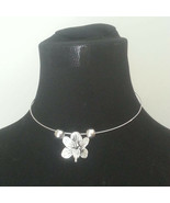 Women Metal Necklace with Flower Pendant Metal Wire 5.5&quot; diameter  - $9.65