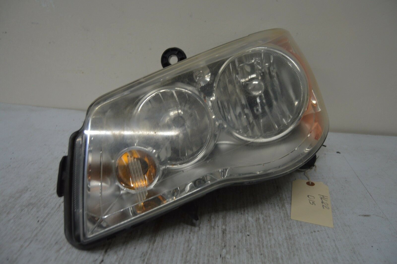 2008 2016 DODGE GRAND CARAVAN LEFT HEADLIGHT ASSEMBLY OEM LEFT HL22