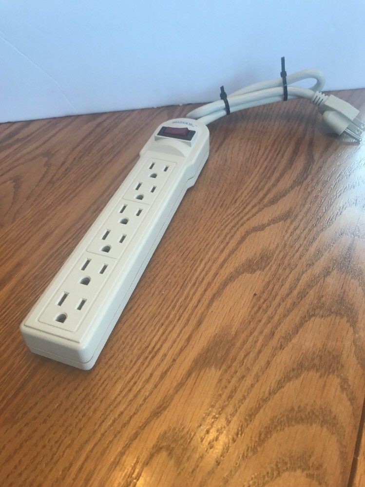 relocatable power tap / model LTS6CXB / 6 outlets SHIPS N 24h Surge