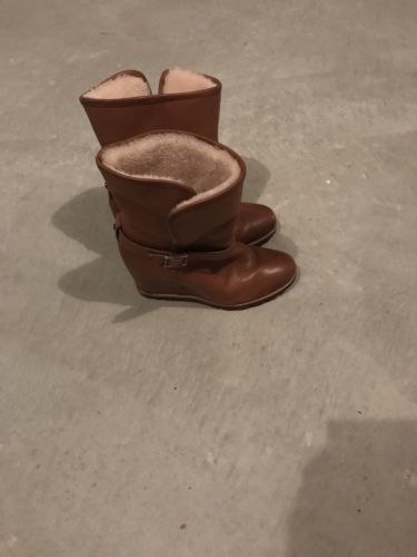 ugg boots size 8.5