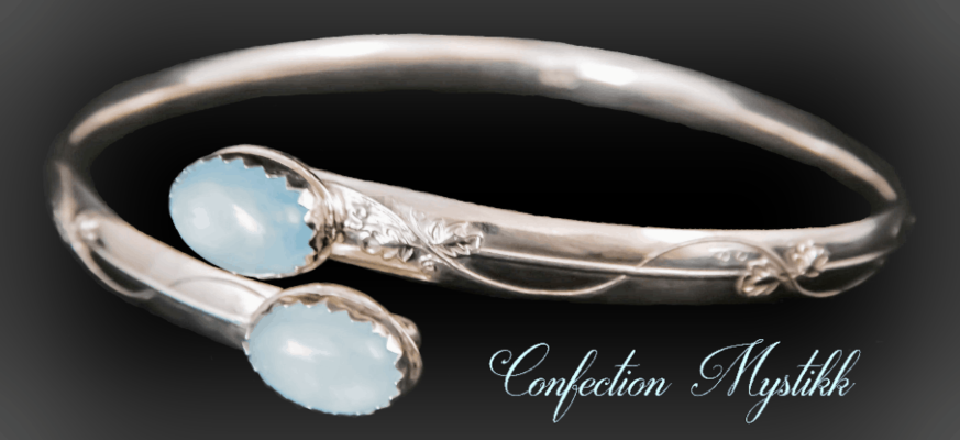 A welcome banner for Confection Mystikk