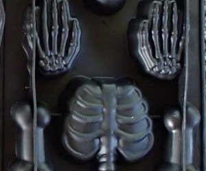 Dissected Skeleton Body Parts Ice Tray Candy Jello Shots Mold Party Favors New, an item from the 'Halloween On Ice' hand-picked list