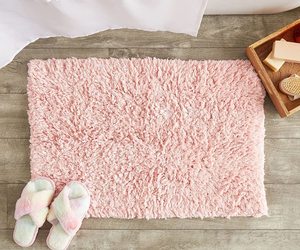 Non-Slip Bath Mat, Plush Pink Bathroom Rug For Showers (32 X 20 In), an item from the 'Pink Bathroom Decor' hand-picked list