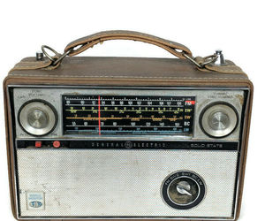 Vtg GE General Electric Solid State AFC/FM/SW/BC/LW Radio P991A Working, an item from the 'A Blast From the Past' hand-picked list