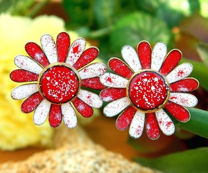 Vintage Metal Earrings Enamel Daisy Flower Red White Speckles Clip-Ons, an item from the 'Red, White &amp; Blue' hand-picked list