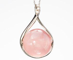 Rose quartz pendant / White gold &amp; Diamond Pendant / Pink quartz necklace / Chic, an item from the 'Jewels from the Earth' hand-picked list