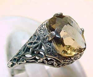 Vintage SMOKY TOPAZ RING in STERLING Silver - Size 7 - FREE SHIPPING, an item from the 'November birthstones are beautiful Topaz and Citrine' hand-picked list