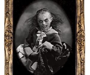 XLG Haunted Creepy MONSTER GIRL LENTICULAR PICTURE PORTRAIT Halloween Decoration, an item from the 'Haunted Halloween Home' hand-picked list