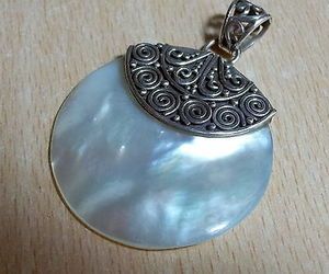 925 STERLING SILVER  WHITE MOTHER OF PEARL PENDANT 56 MM, an item from the 'Mother of Pearl Jewelry' hand-picked list