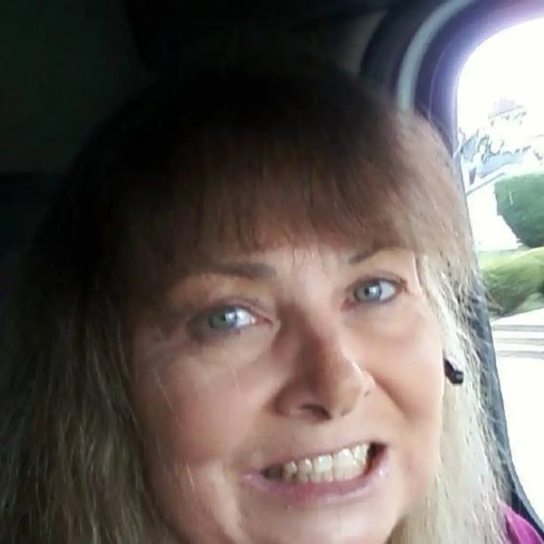DebH215's profile picture